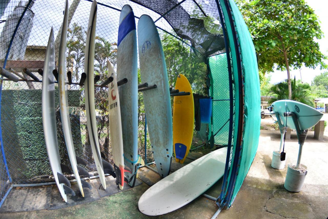 Tsunami Hostel Tamarindo Exteriör bild
