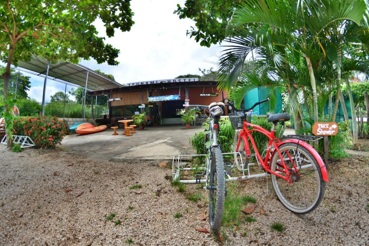 Tsunami Hostel Tamarindo Exteriör bild