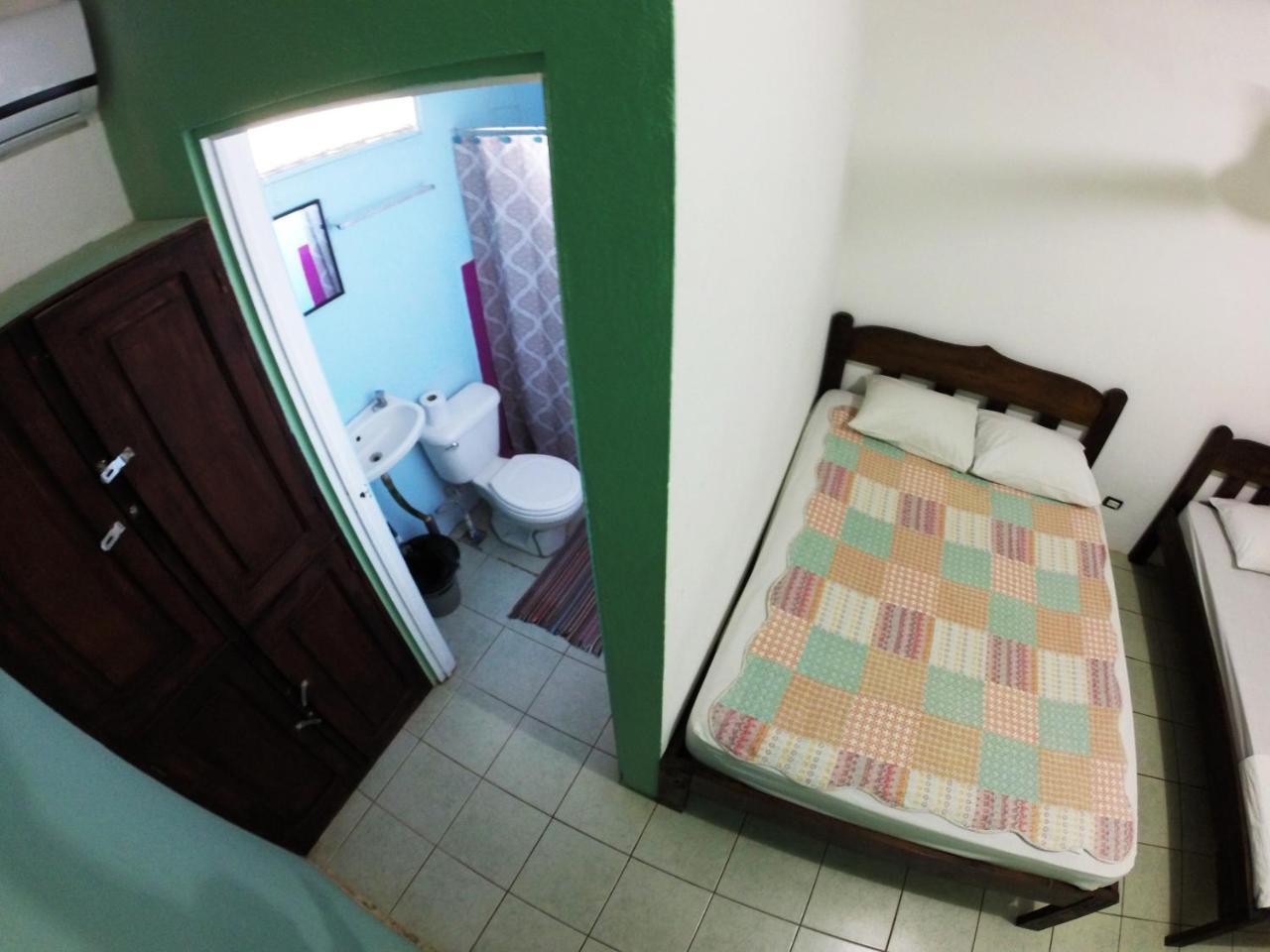 Tsunami Hostel Tamarindo Exteriör bild