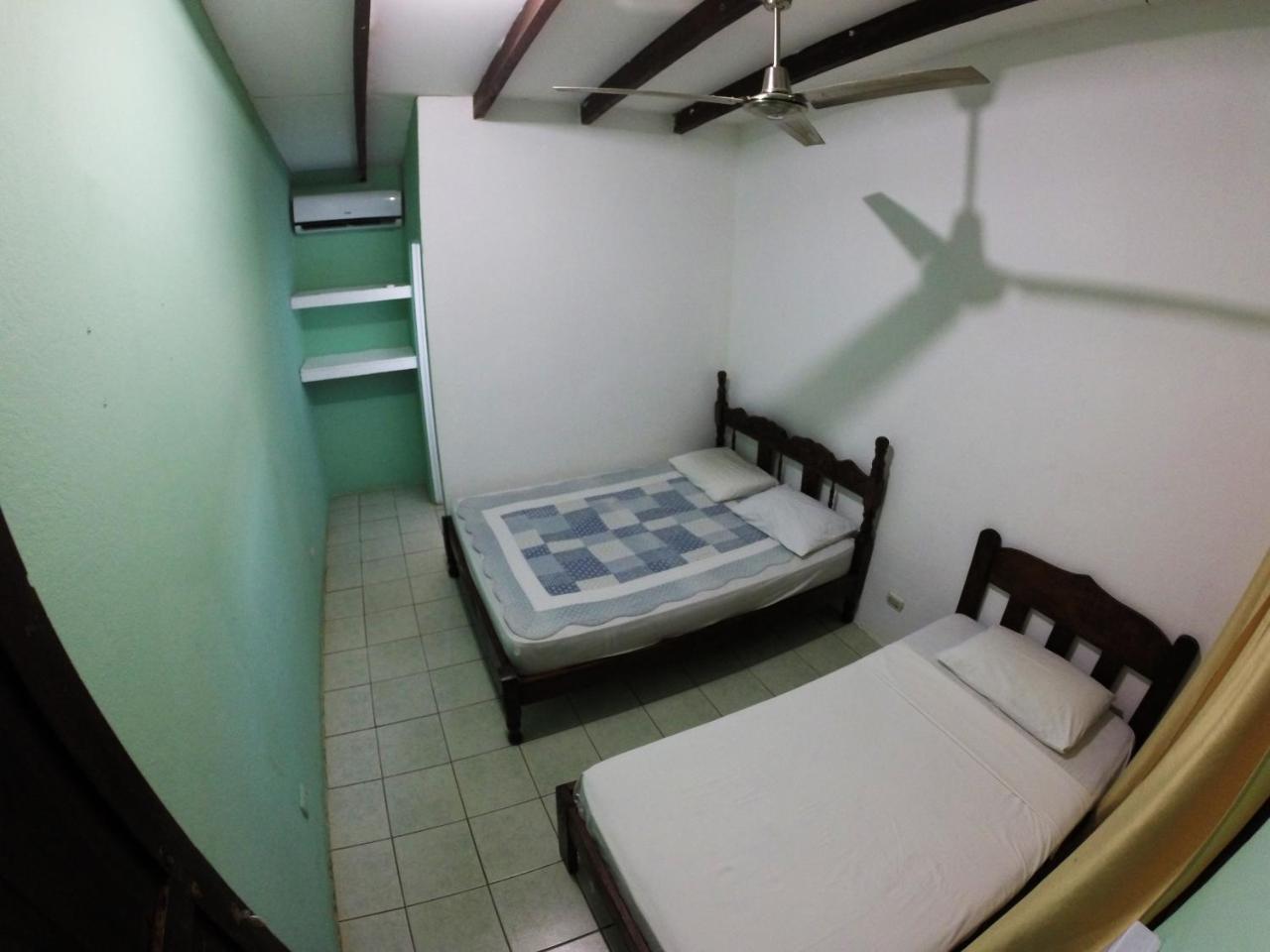 Tsunami Hostel Tamarindo Exteriör bild