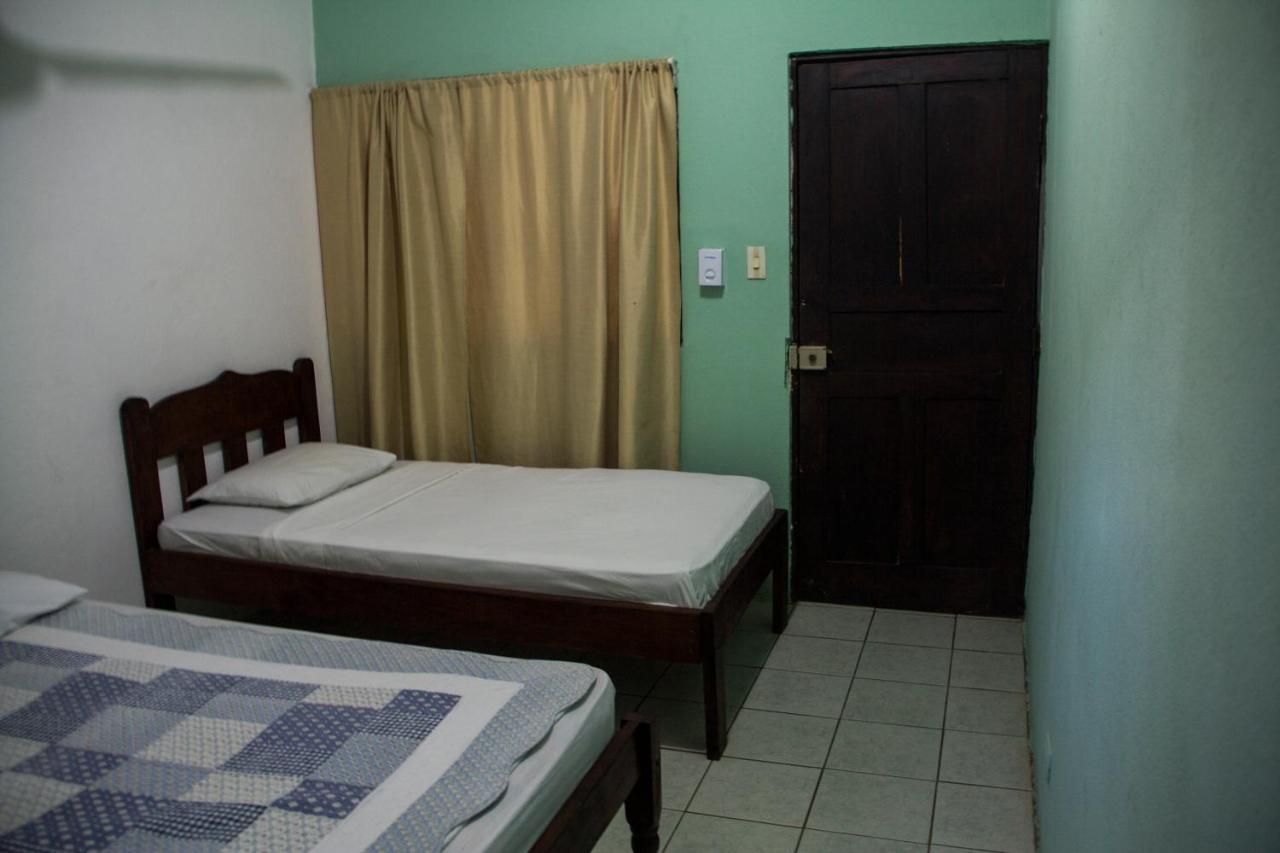 Tsunami Hostel Tamarindo Exteriör bild