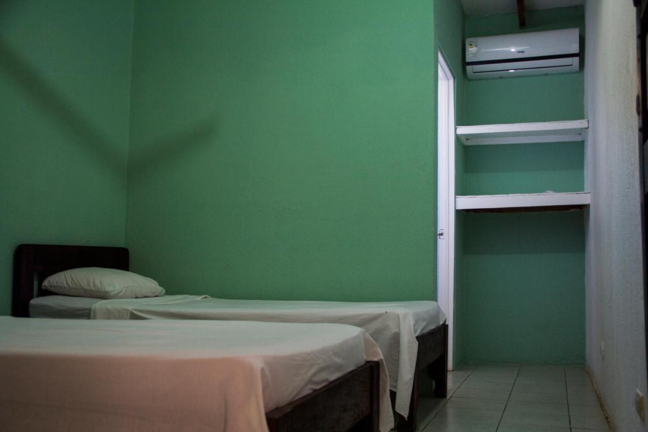 Tsunami Hostel Tamarindo Exteriör bild